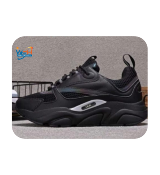 Sleek Black Athletic Sneakers with Breathable Mesh Upper