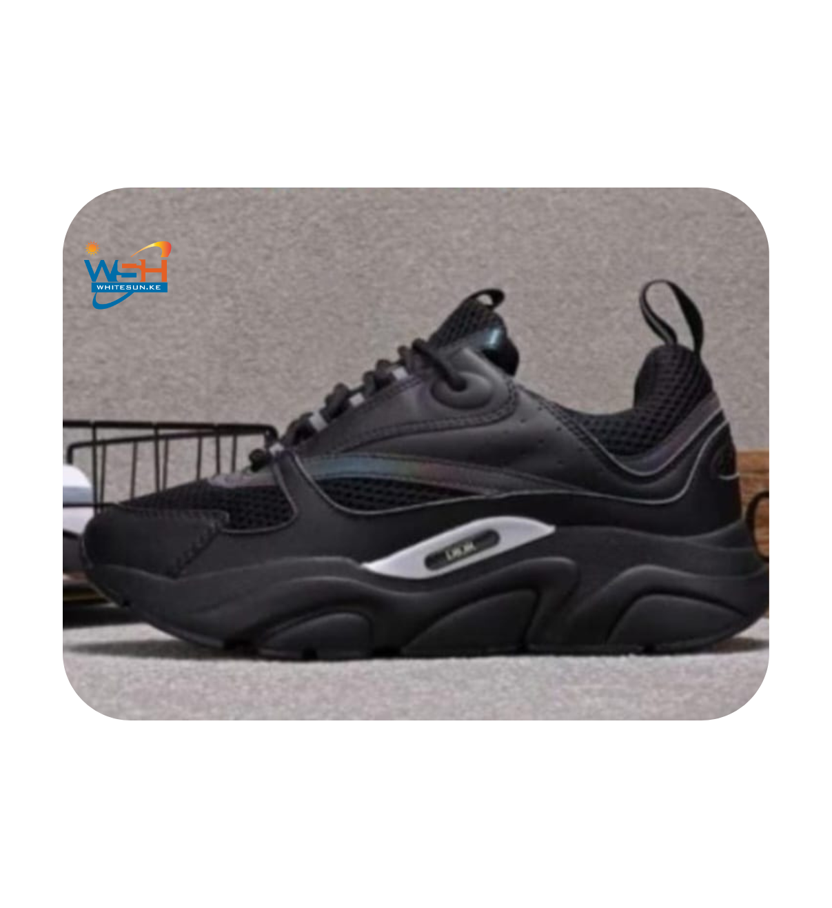 Sleek Black Athletic Sneakers with Breathable Mesh Upper