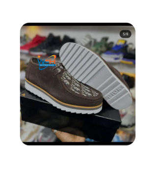 Casual Shoe with White Sole