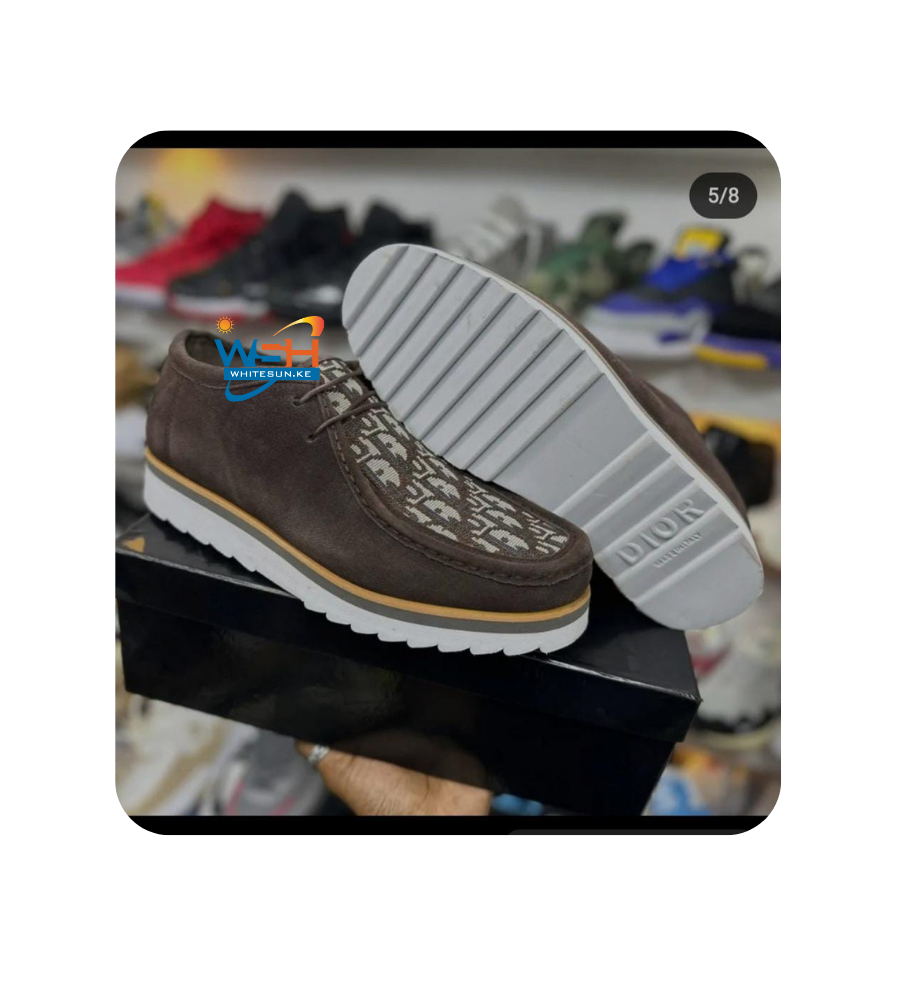Casual Shoe with White Sole