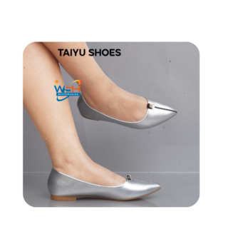 Pointed-Toe Flats