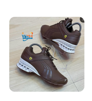 Athletic Shoes with Iridescent Heel