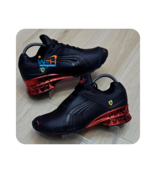 Athletic Shoes with Iridescent Heel
