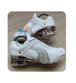 Athletic Shoes with Iridescent Heel