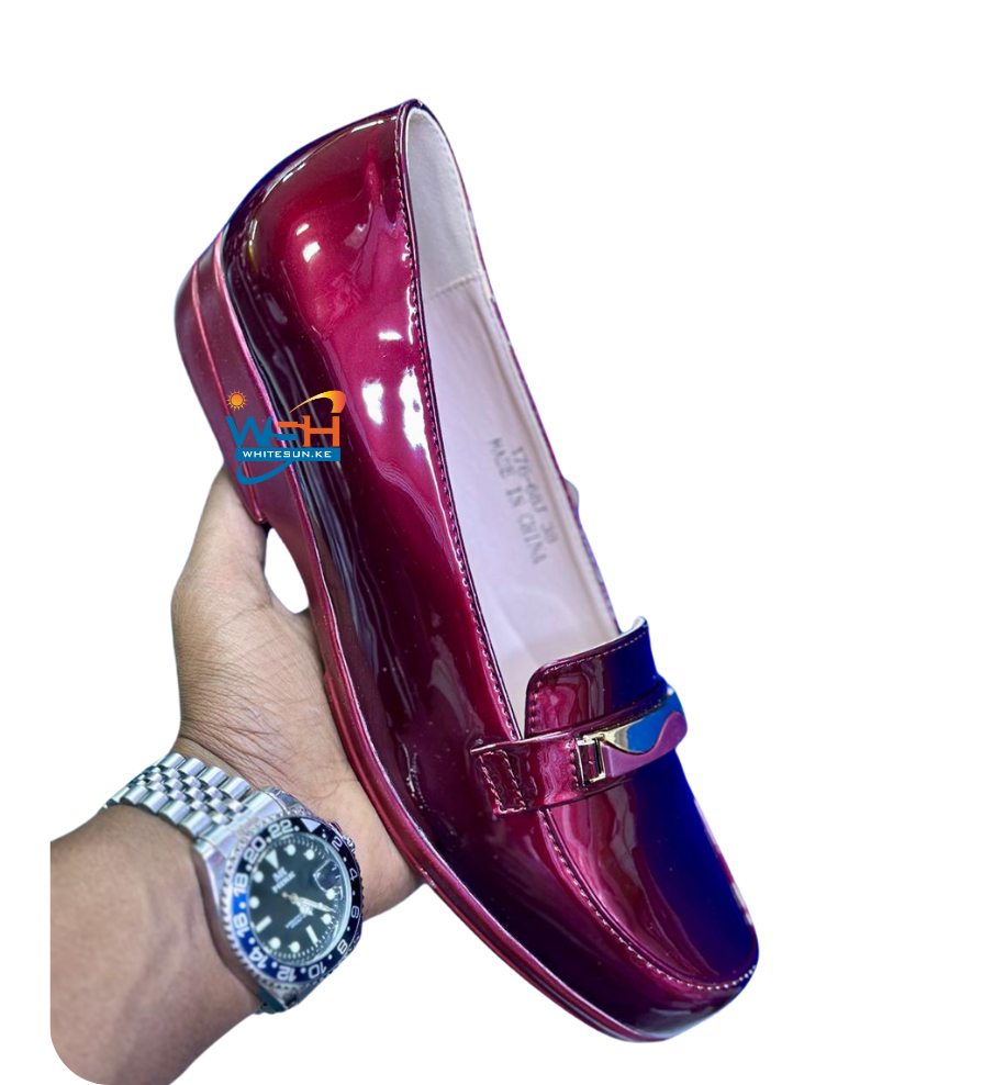 Black Patent Leather Flat Shoes - Image 4