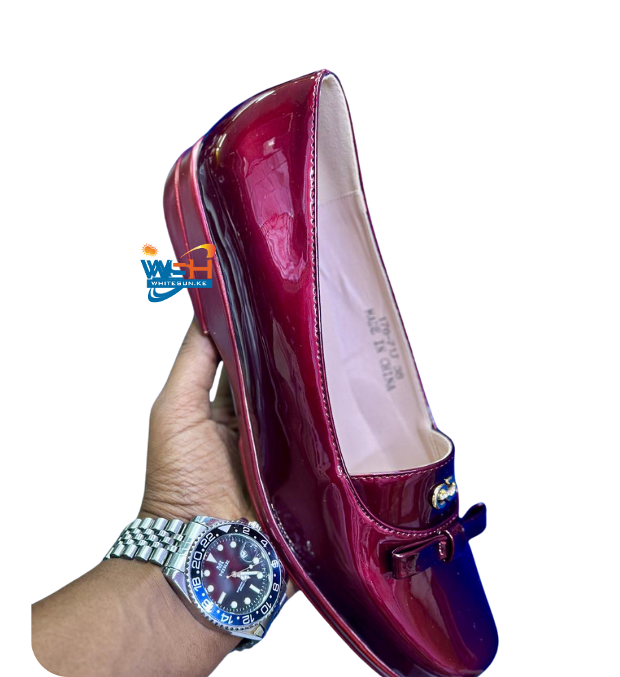 Black Patent Leather Flat Shoes - Image 3