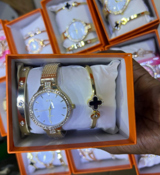 Valentine's Gift Set - 4 Pieces - Perfect for Your Loved One