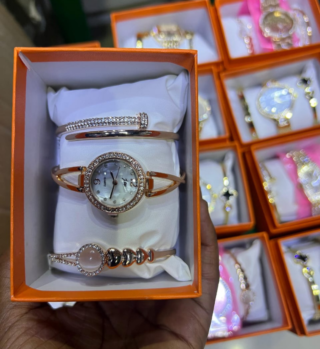 Valentine's Gift Set - 4 Pieces - Perfect for Your Loved One