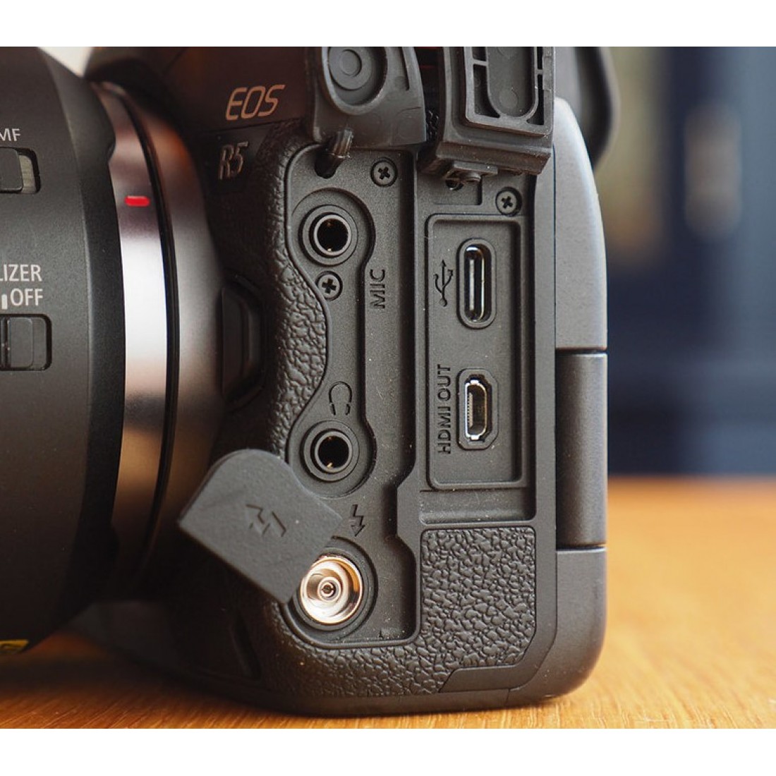 Canon EOS R5 Mirrorless Digital Camera (Body Only) - Image 7