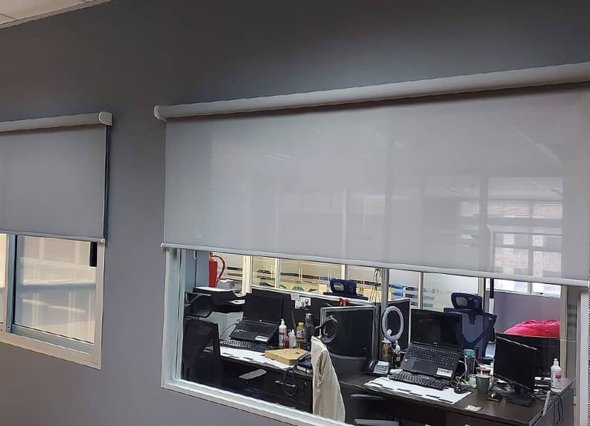 RIL_302_sunscreen_roller_blinds_fbc7c321ce