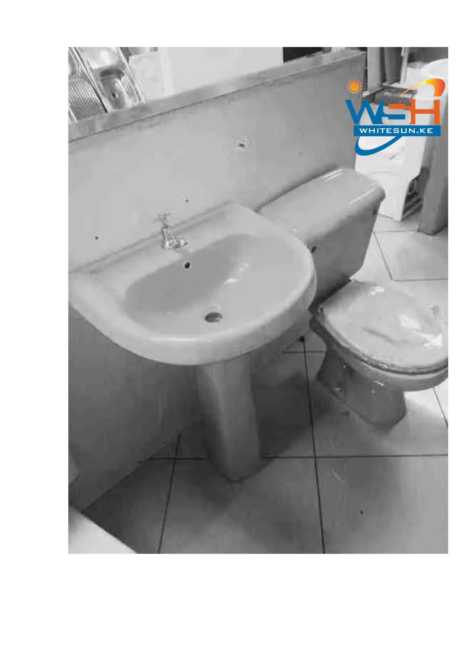Colored Close couple toilet set