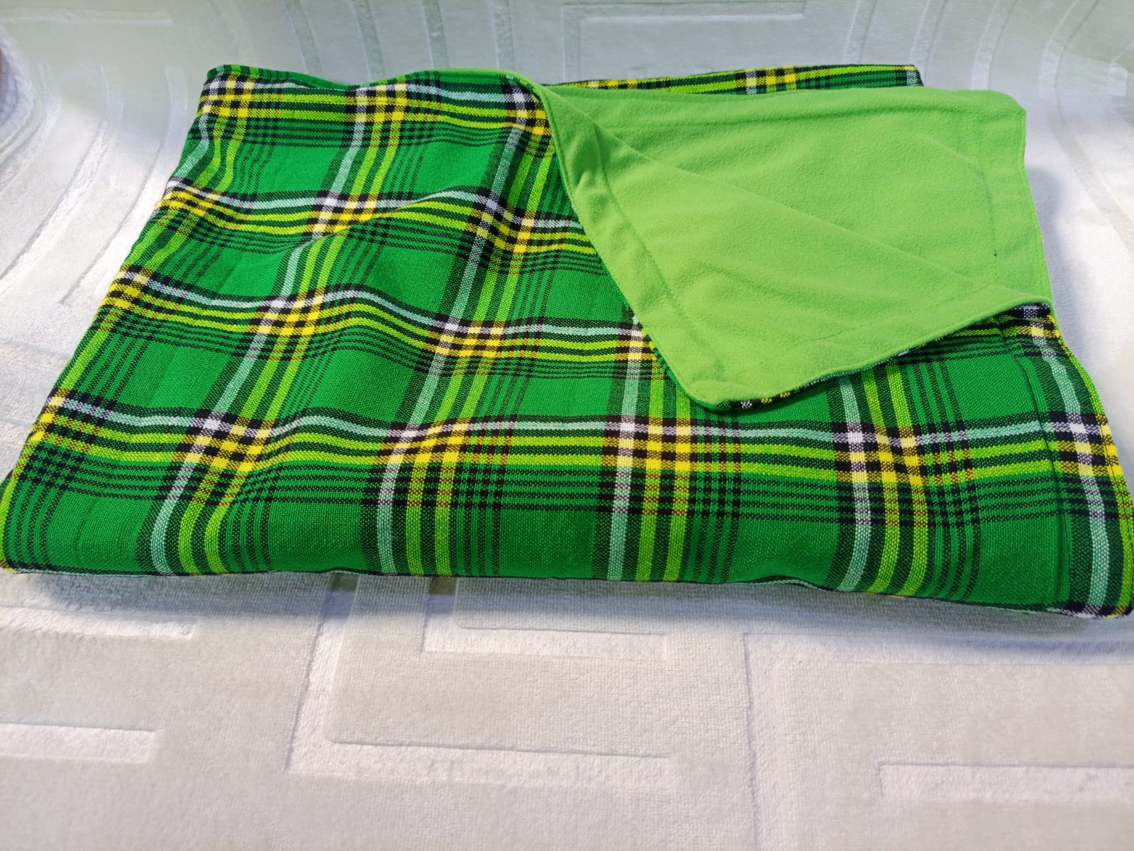 Maasai fleece blanket. - Image 18
