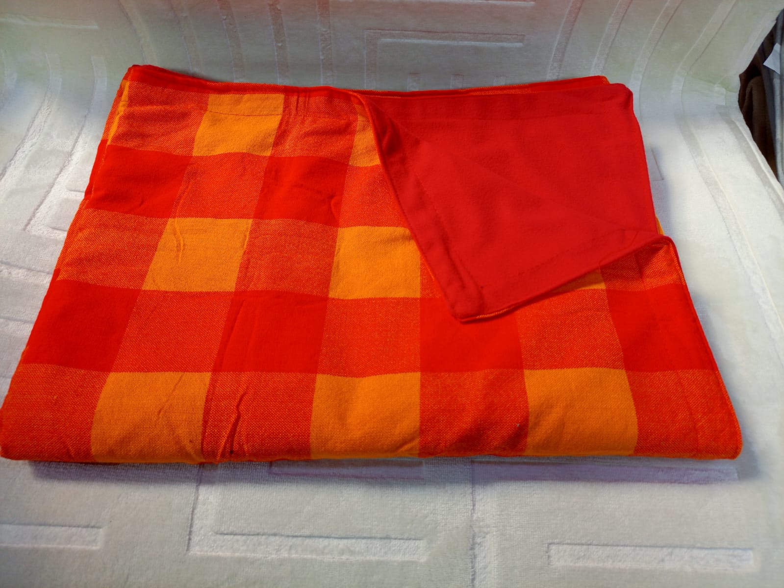 Maasai fleece blanket. - Image 14