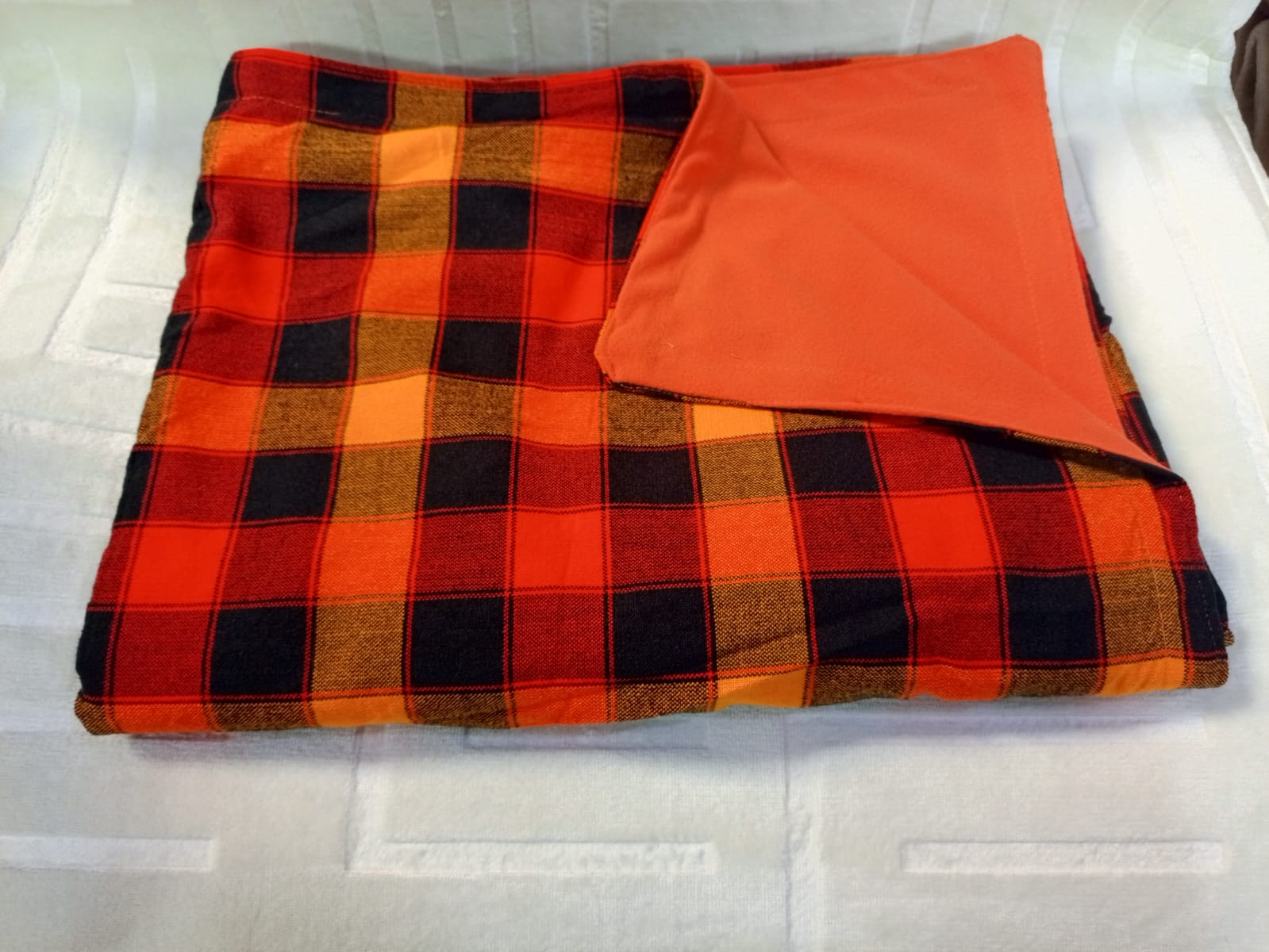 Maasai fleece blanket. - Image 11