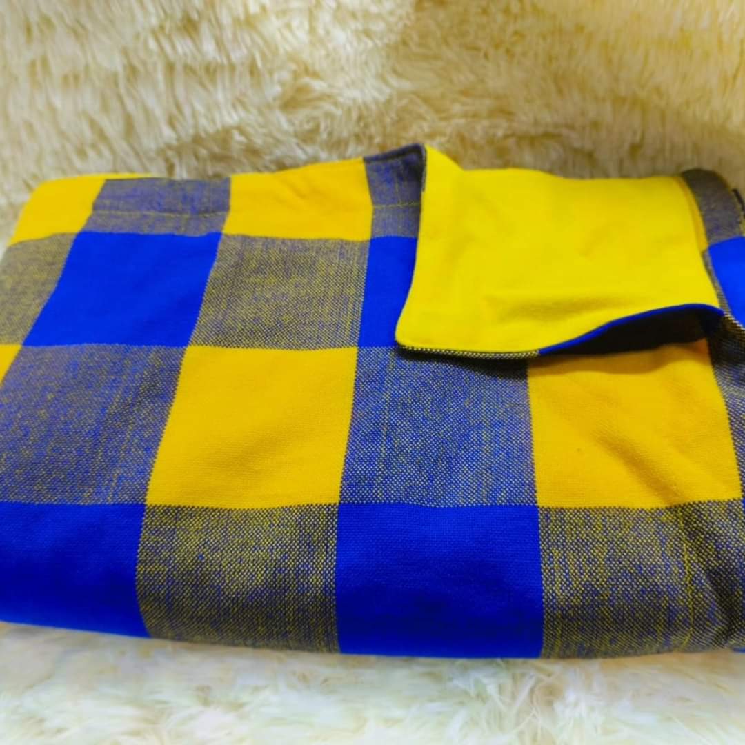 Maasai fleece blanket. - Image 7