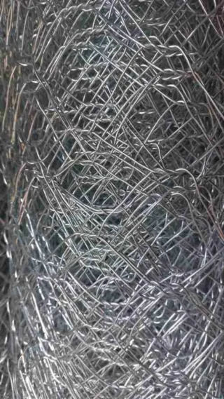 Triple twisted heavy Gauge Galvanized Chain link fence 14-Gauge (4ft High;18mtrs,zeka co.)